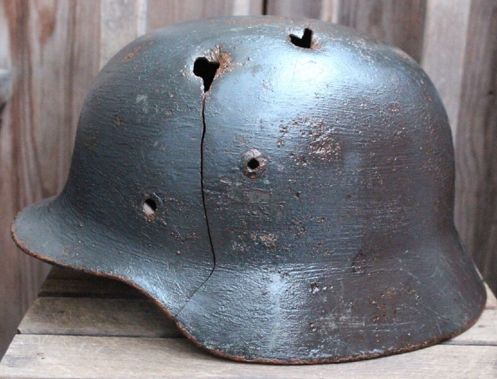 German helmet M35 / from Leningrad