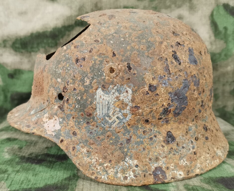 Wehrmacht helmet M35 DD / from Stalingrad