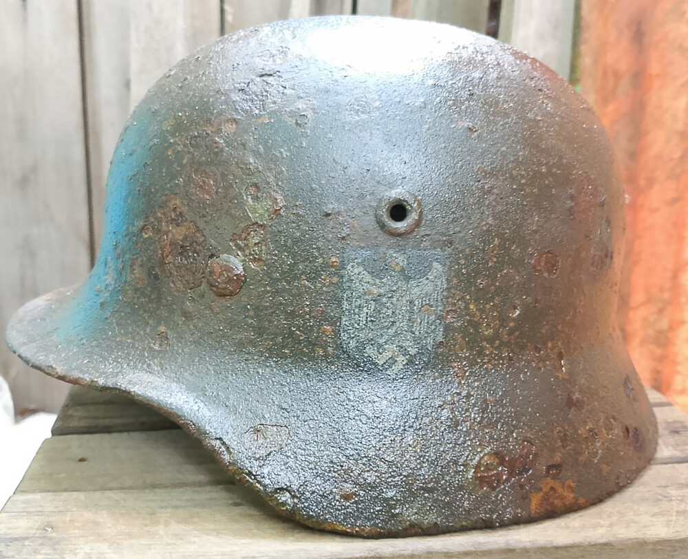 Wehrmacht helmet M40 / from Smolensk
