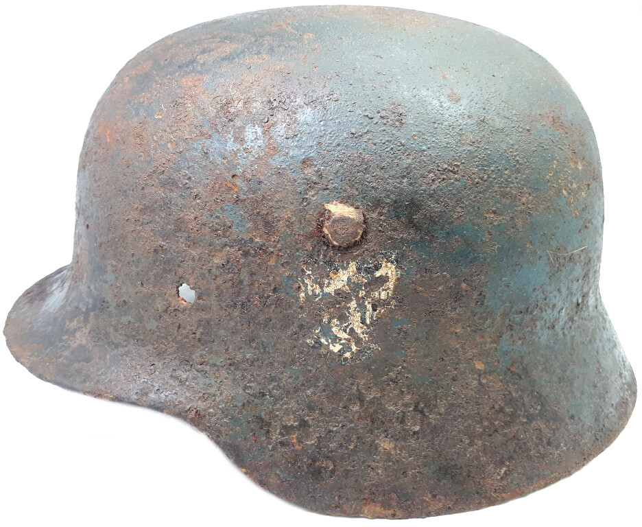 Wehrmacht helmet M35 DD / from Stalingrad