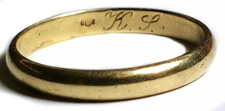 Gold-plated wedding ring / from Stalingrad