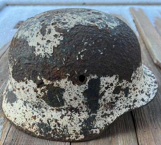 Winter camo German helmet M40 / from Karelia