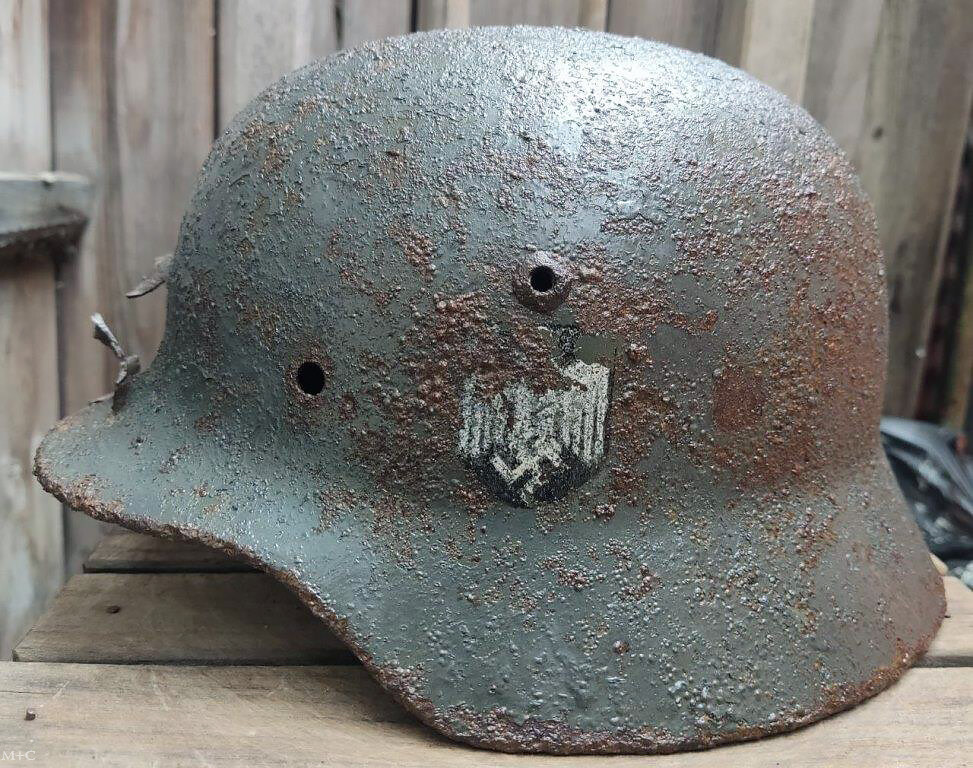 Wehrmacht helmet M35 / from Stalingrad