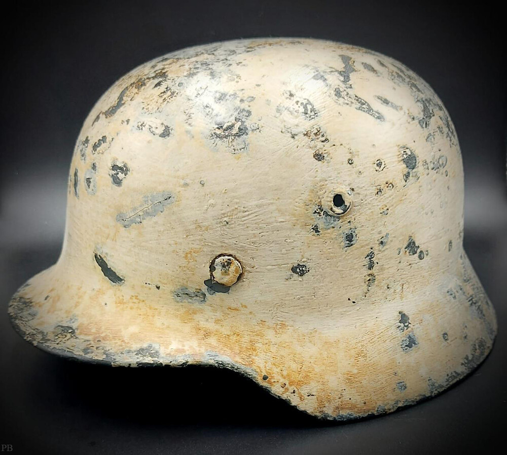Winter camo German helmet M40 / from Demyansk