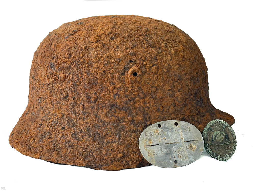 German helmet M40 + wound badge +dogtag / from Kaluga