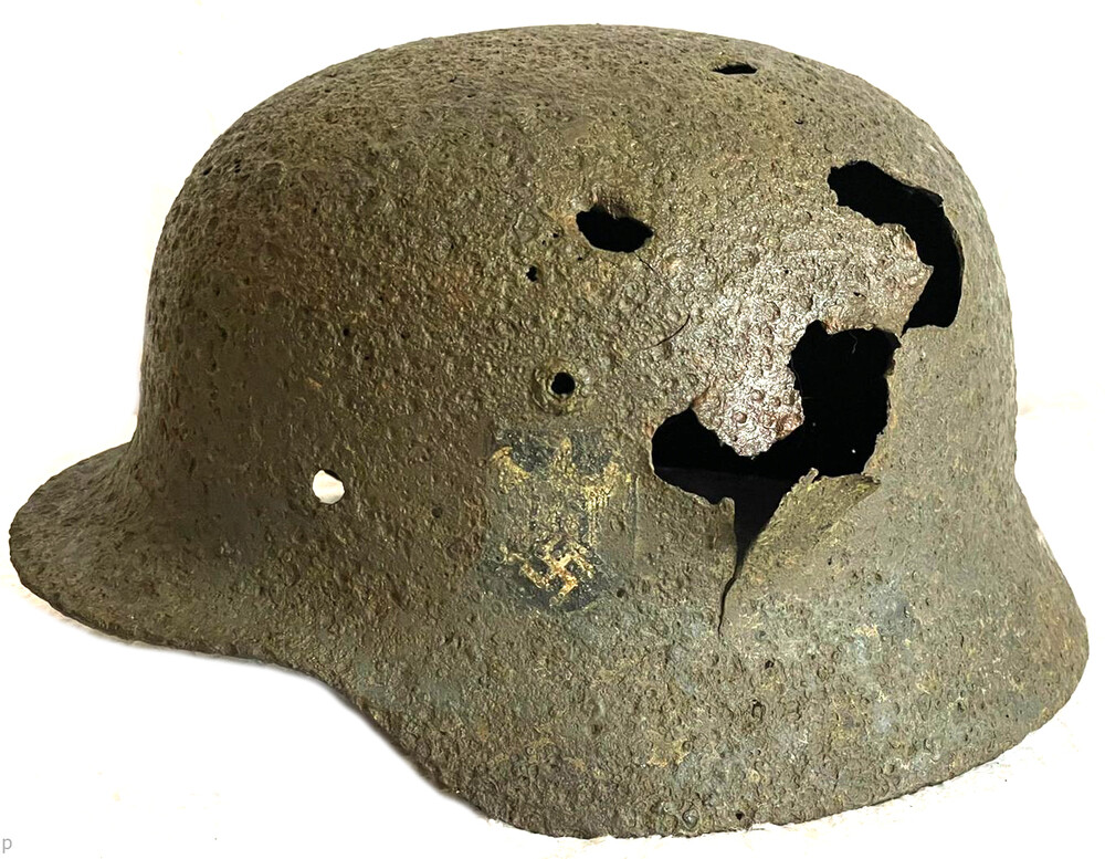 Wehrmacht helmet M35 DD / from Stalingrad
