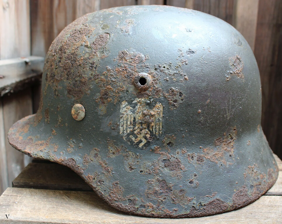 Wehrmacht helmet M35 DD / from Novgorod