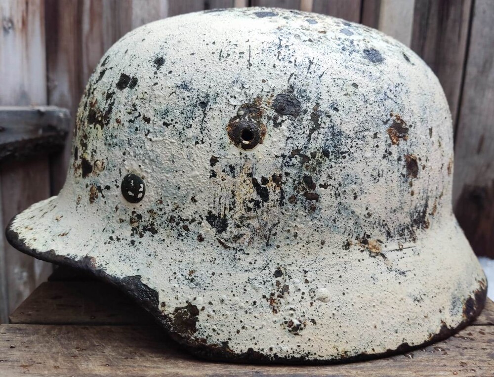 Winter camo Wehrmacht helmet M35 / from Novgorod