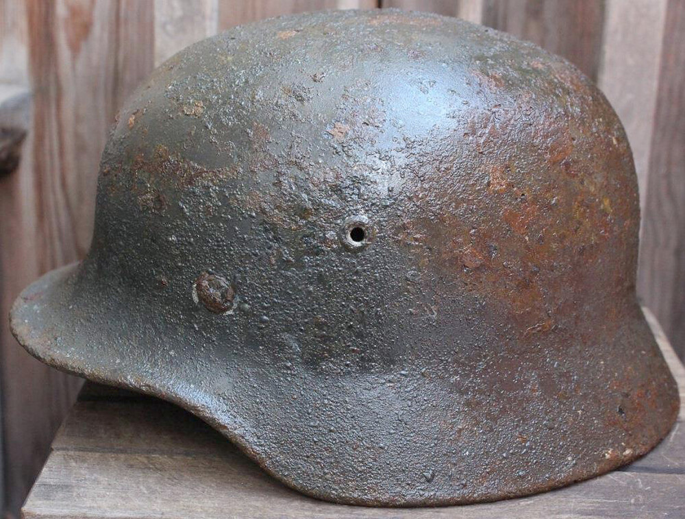 German helmet M40 / from Novgorod