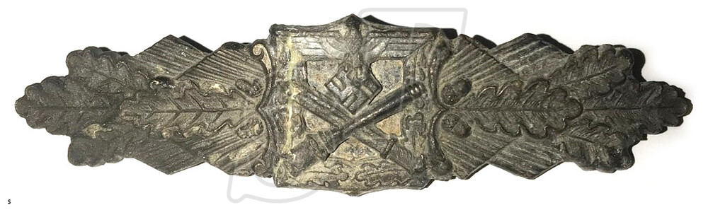 Close Combat Clasp in bronze