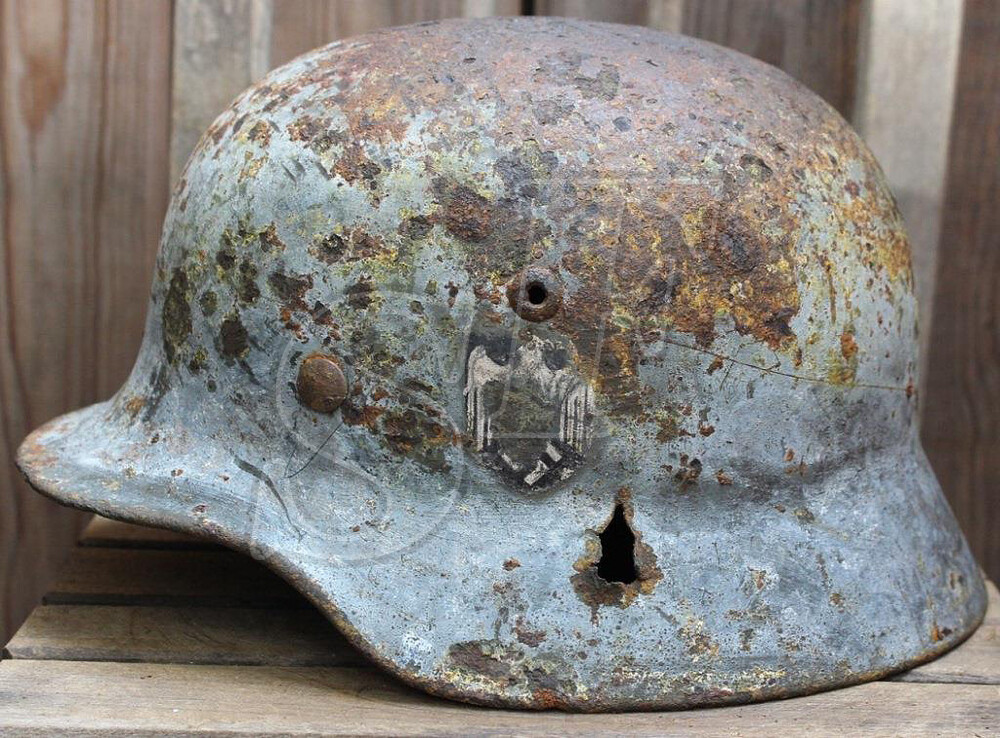 Wehrmacht helmet M35 / from Smolensk