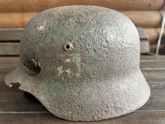 German helmet M35 / from Leningrad