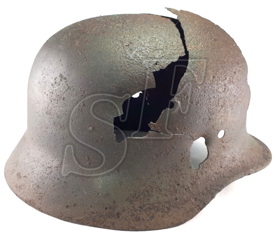 German helmet M40 / from Stalingrad