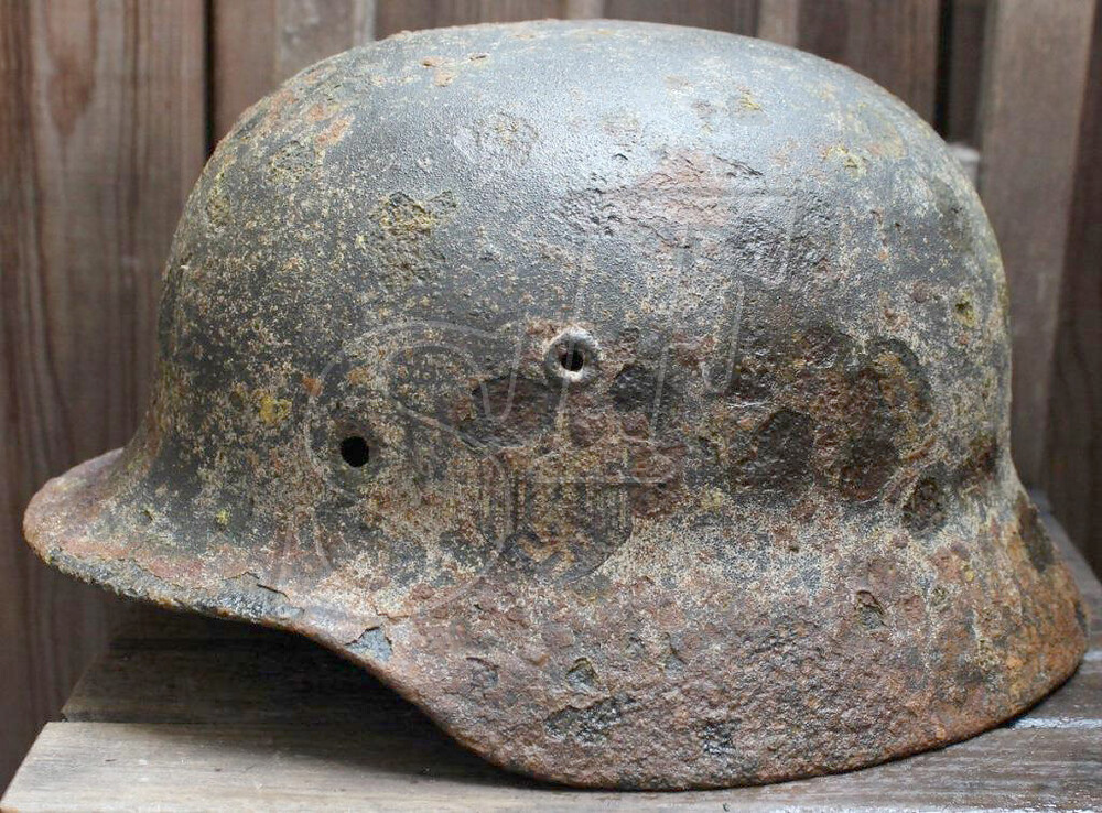 Wehrmacht helmet М40 / from Velikiye Luki