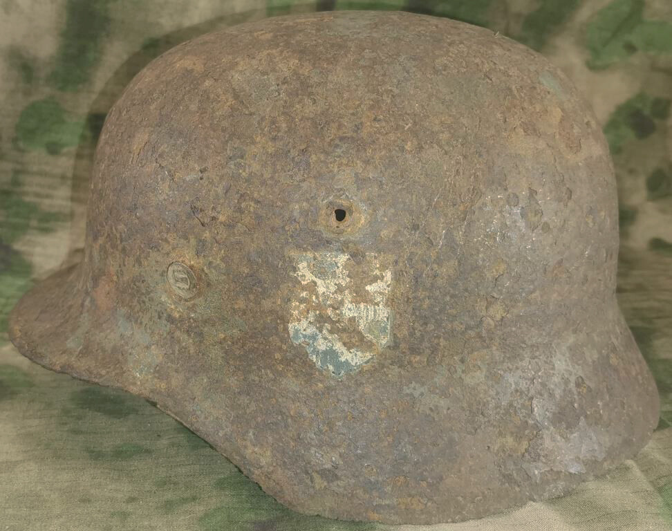Wehrmacht helmet M35 DD / from Stalingrad