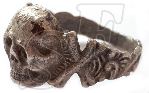 German WWII skull ring / from Stalingrad