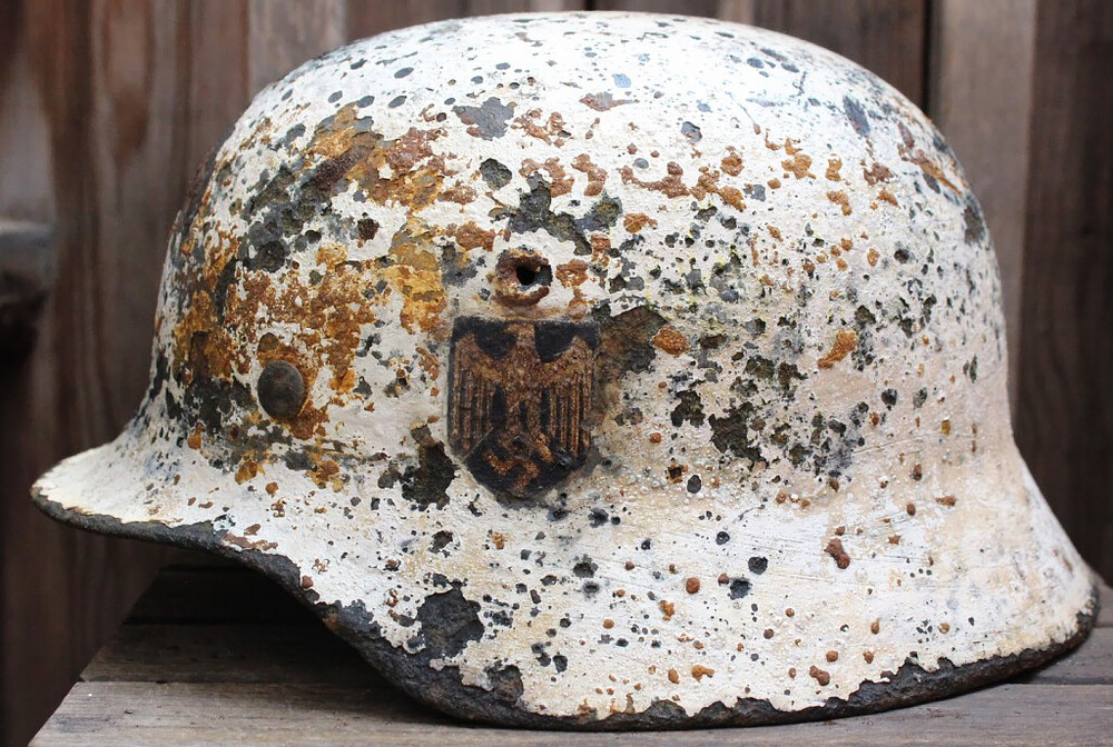 Winter camo Wehrmacht helmet M40 / from Novgorod