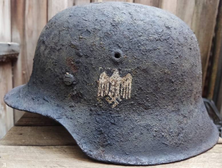 Wehrmacht helmet M42 / from Leningrad