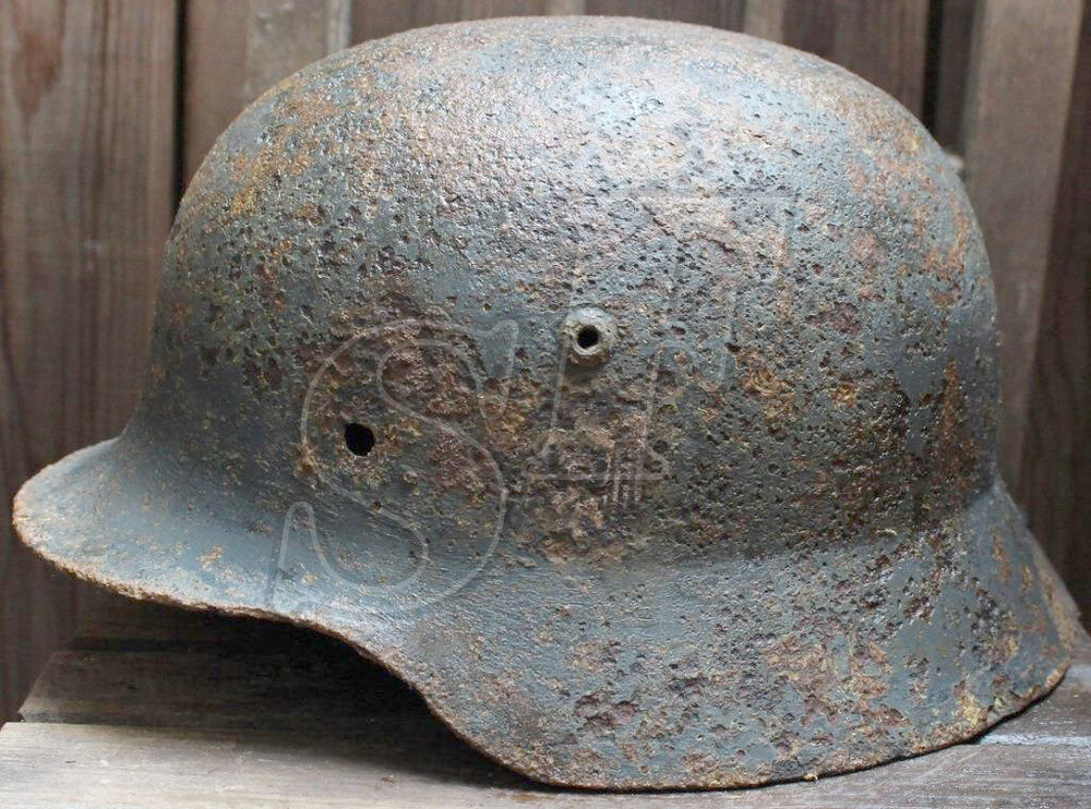 Wehrmacht helmet М35 / from Stalingrad