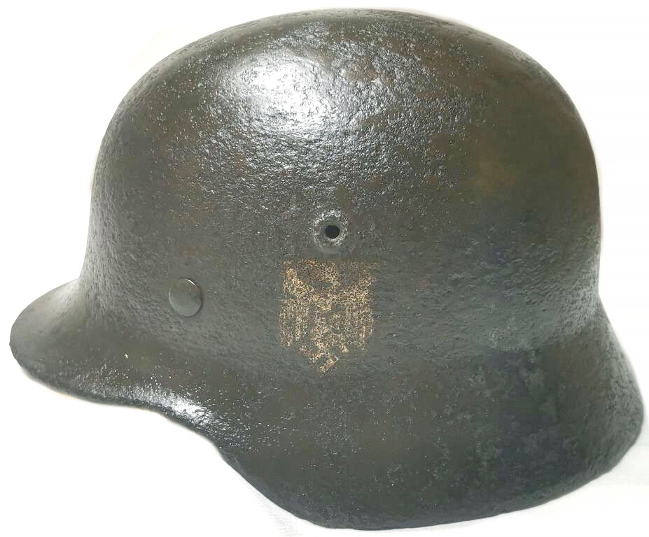 Wehrmacht helmet M40 / from Stalingrad