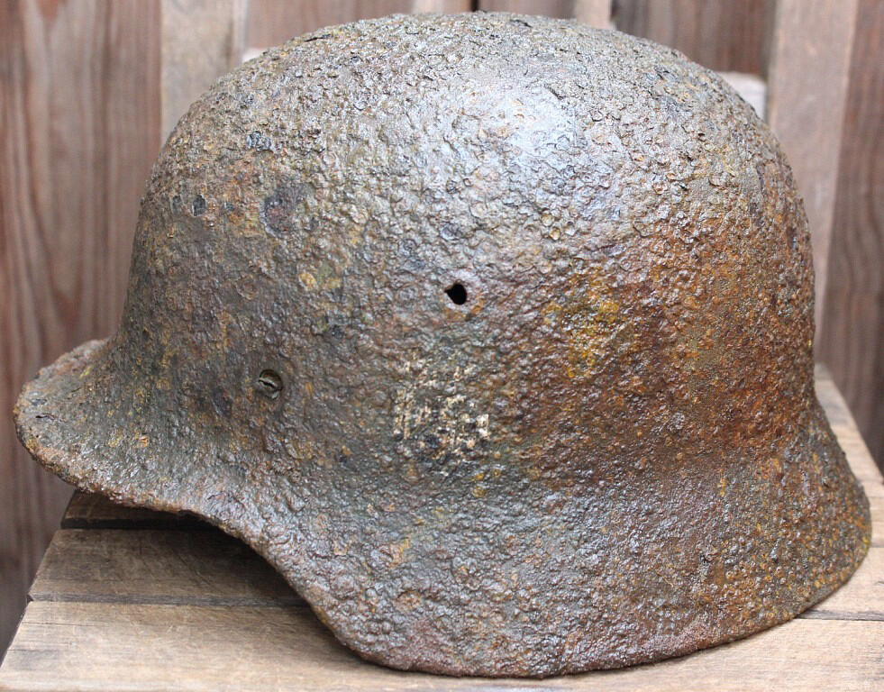 Wehrmacht helmet M40 / from Koenigsberg