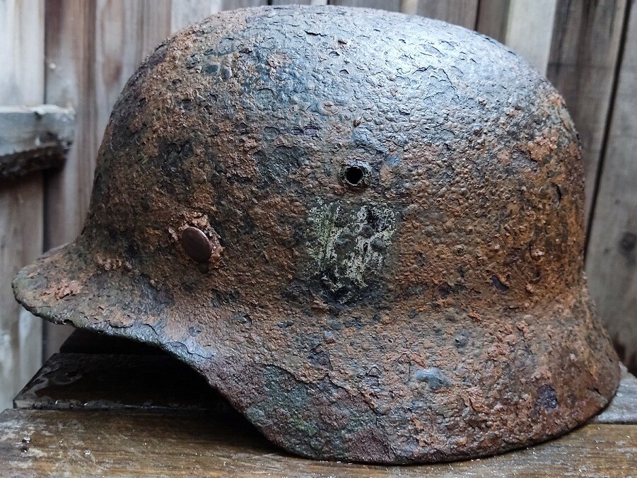 Wehrmacht helmet M35 DD / from Smolensk