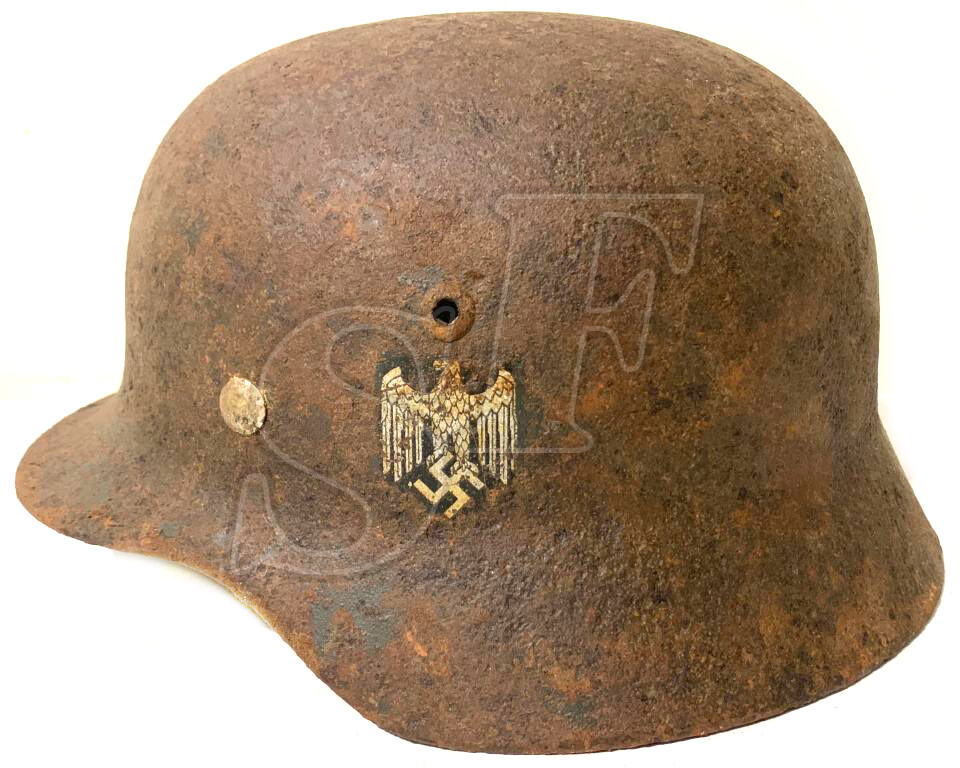 Wehrmacht helmet М35 / from Stalingrad