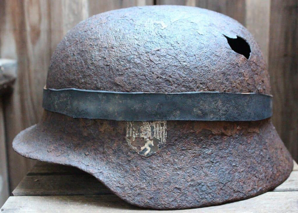 Wehrmacht helmet M40 / from Rzhev