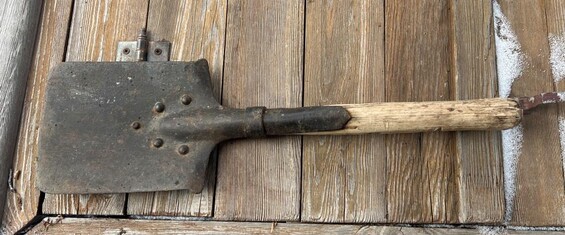 Soviet soldier's shovel / from Tver