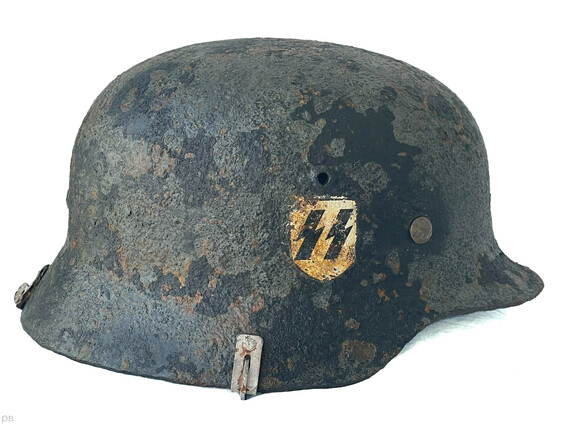 Waffen SS helmet M35 DD / from Smolensk