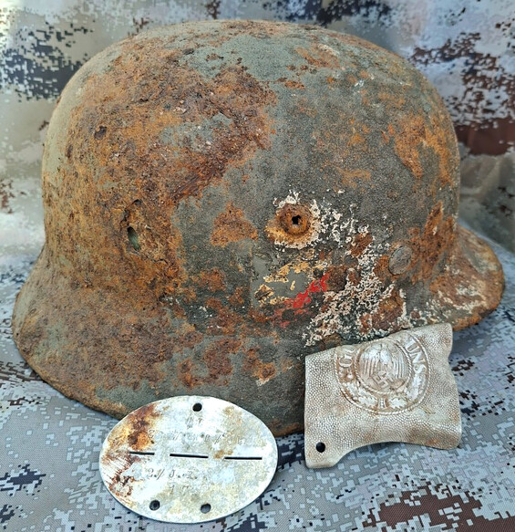 German helmet M35 DD + dogtag 12 J.R.4 + buckle / from Belarus
