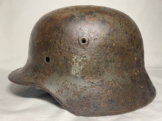 Wehrmacht helmet M40 / from Stalingrad
