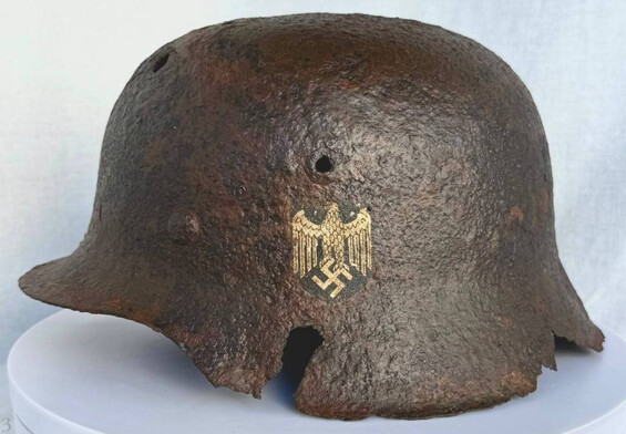 Wehrmacht helmet M42 / from Smolensk