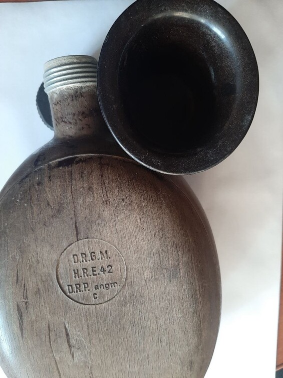German flask +cup / from Stalingrad