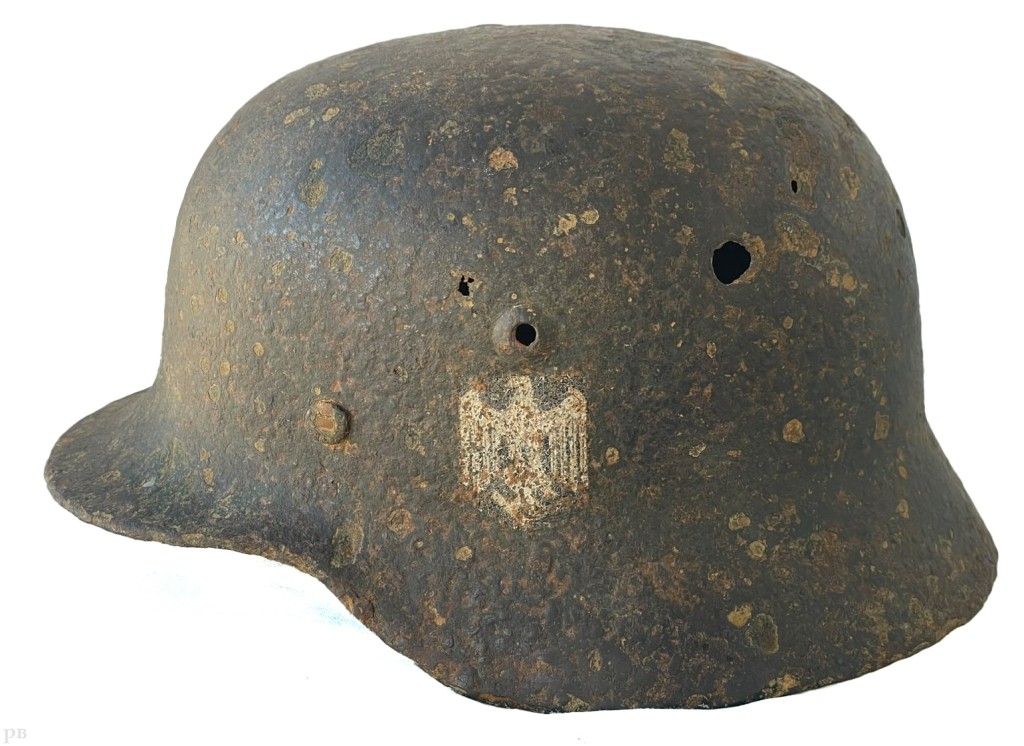Wehrmacht helmet M35 / from Rzhev